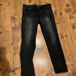 American Eagle distressed black
